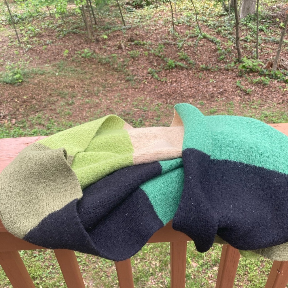 Green and black wool scarf